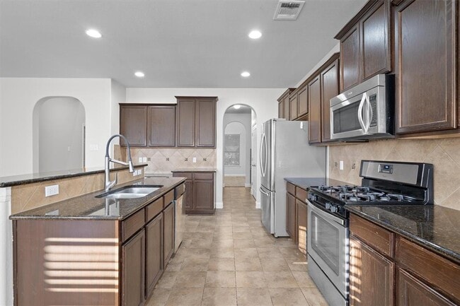 Building Photo - 706 Harwood Dr