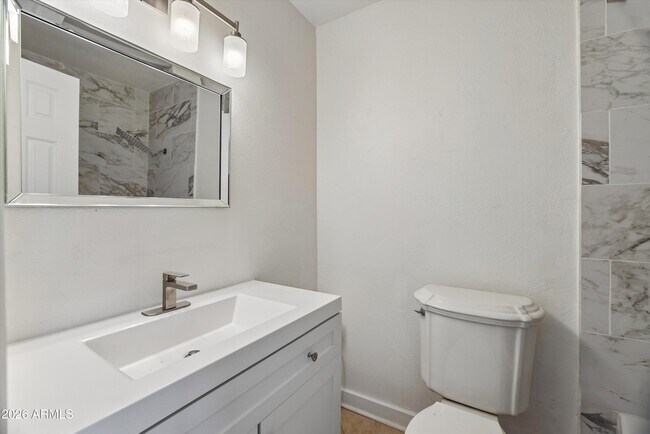 Building Photo - 7126 N 19th Ave