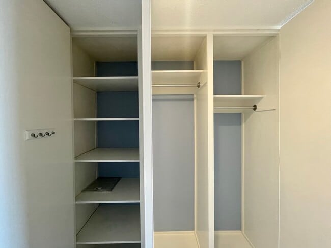 Building Photo - 1050 N Point St