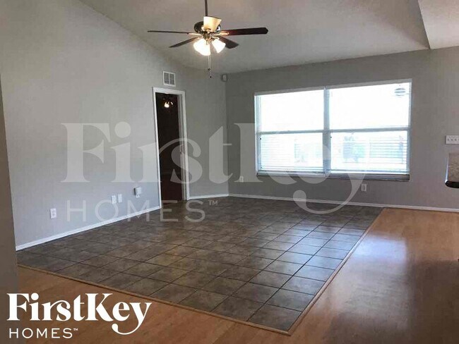 Building Photo - 11764 Shirburn Cir