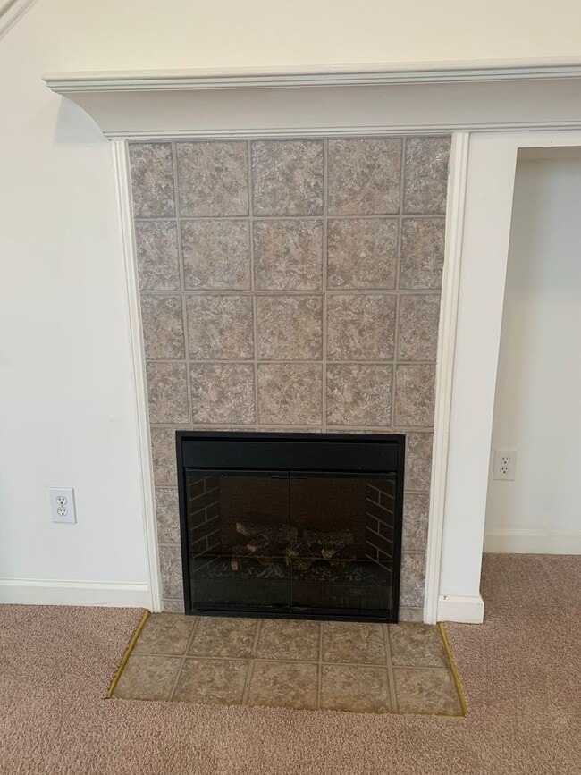 Building Photo - 1541SF 3BR 2.5BA