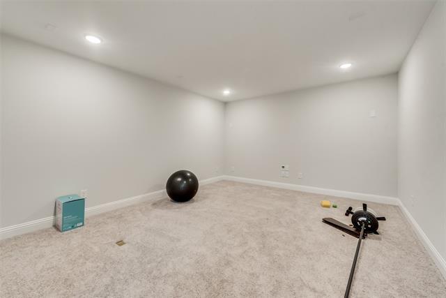 Building Photo - 2900 Evergreen Trail