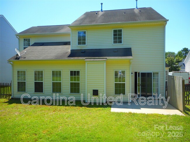 Building Photo - 1018 Fountainbrook Dr