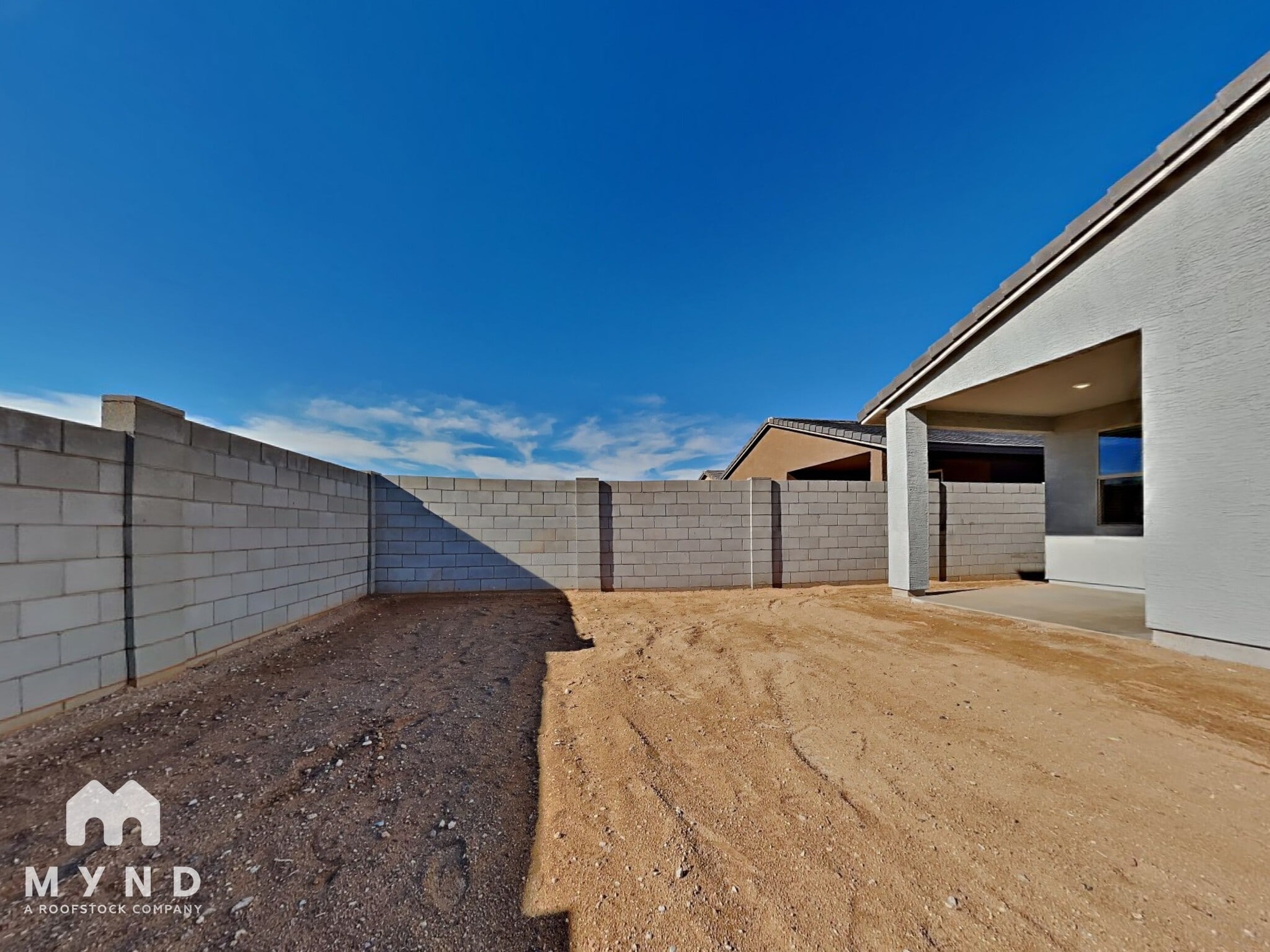 Building Photo - 17335 W Sunnyslope Ln