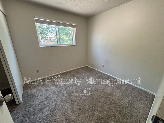 Building Photo - 1817 E Vine St