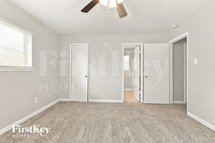 Building Photo - 13223 Lake Breeze Ln