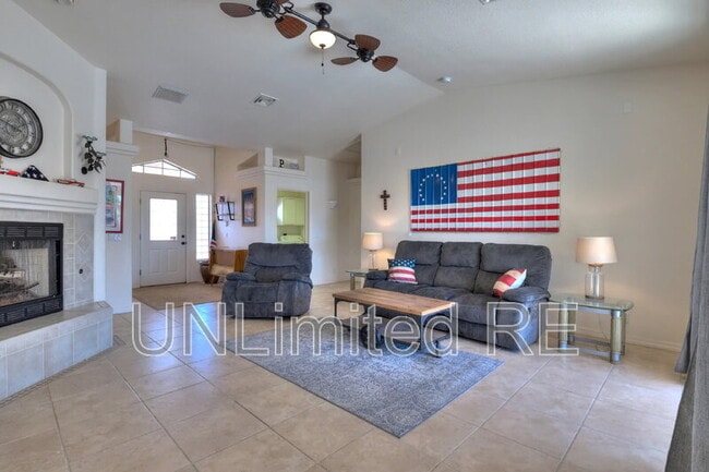 Building Photo - 304 Acoma Blvd S