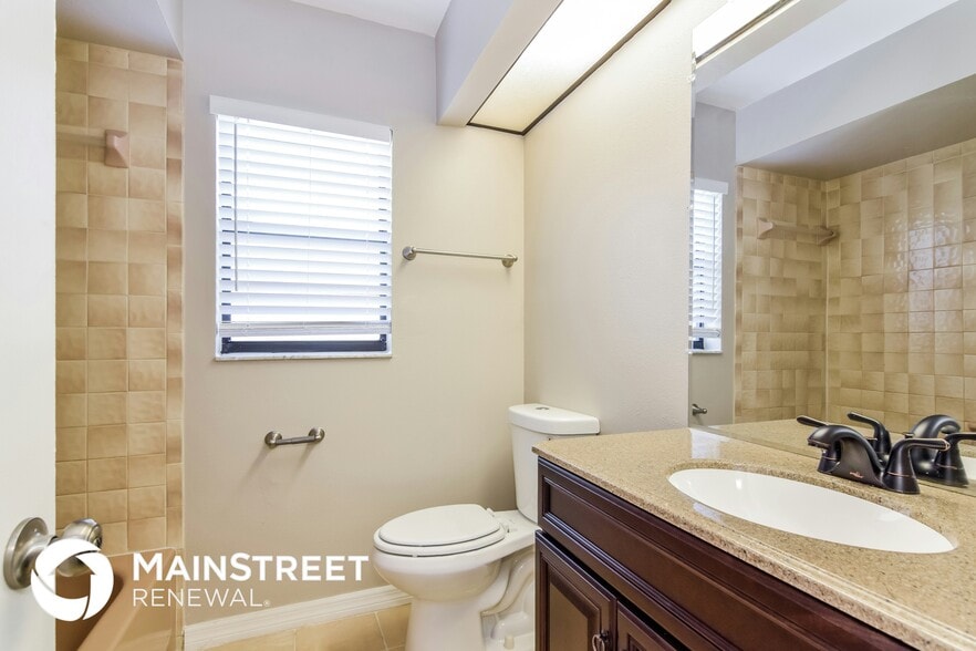 Building Photo - 1805 Lk Crst Ave