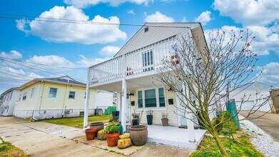 Building Photo - 106 N Portland Ave