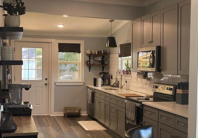 Building Photo - 1106 W Gregory St