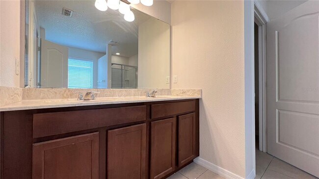 Building Photo - 16048 Yelloweyed Dr