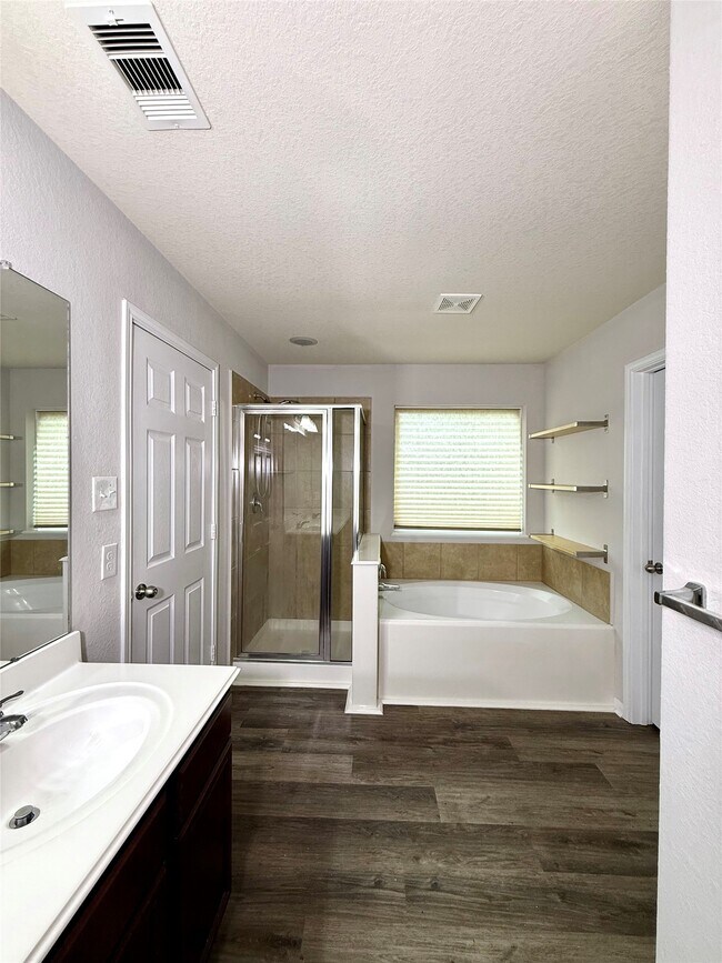 Building Photo - 10646 Chestnut Path Way