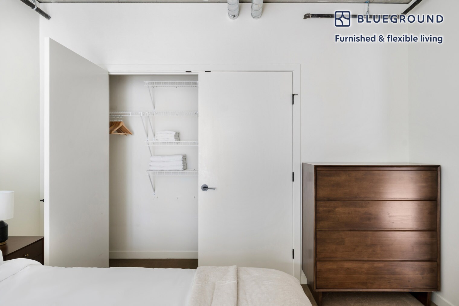 Building Photo - 624 Yale Ave N