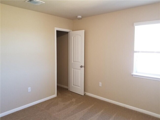 Building Photo - 1448 Brooks Way