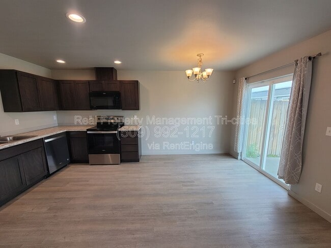 Building Photo - 413 Whitefish Ln