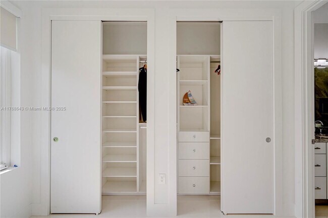 Building Photo - 1805 NW 22nd Ct