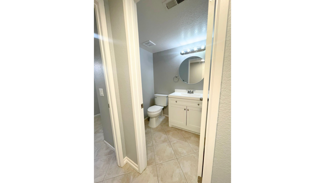 Building Photo - Temecula Pool Home - 4 Bed | 2.5 Bath