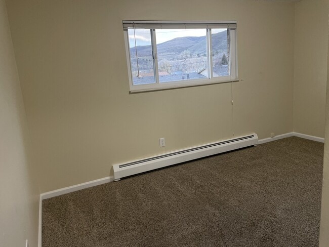 Building Photo - 18208 W 3rd Pl, Apt 1