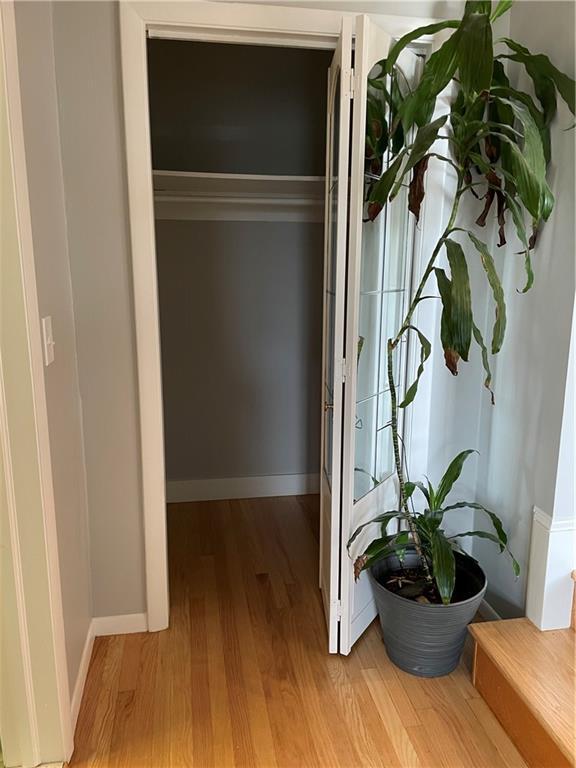 Building Photo - 553 Bellevue Ave