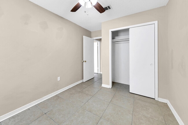 Building Photo - 2014 Woodfern Path