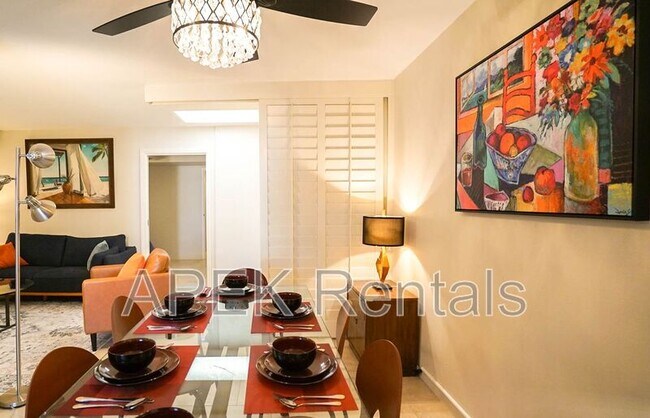 Building Photo - 5301 E Waverly Dr