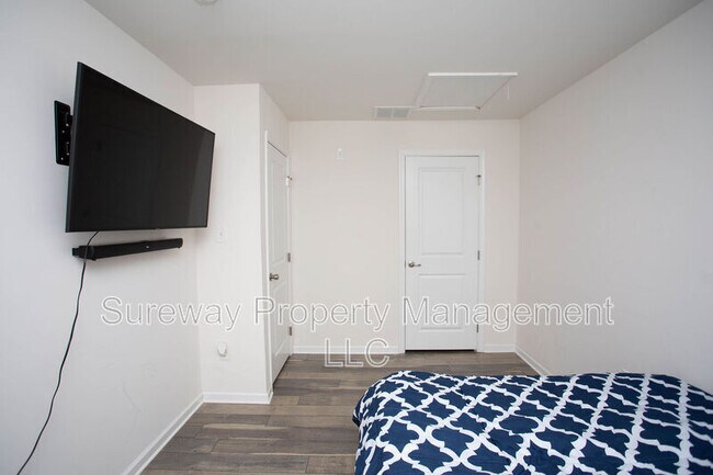 Building Photo - 172 Fela Dr