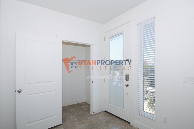 Building Photo - 11219 Clear Blue Dr