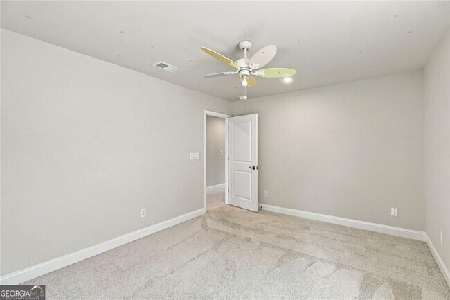 Building Photo - 406 Riverclub Rd