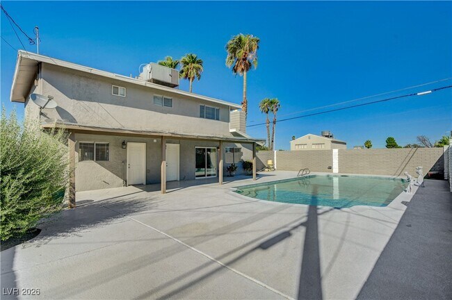 Building Photo - 5301 Westleigh Ave