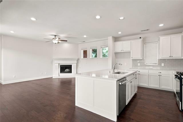 Building Photo - 4524 Del Rey Ave