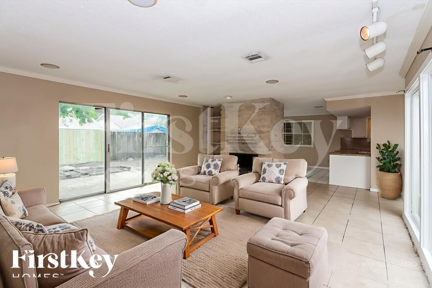 Building Photo - 7431 Navidad Rd