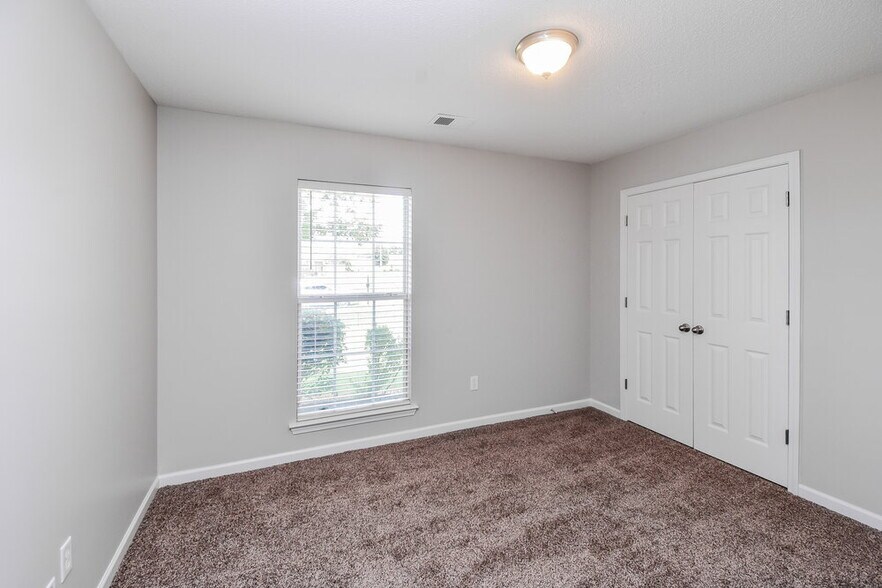 Building Photo - 13273 Sandbourne S