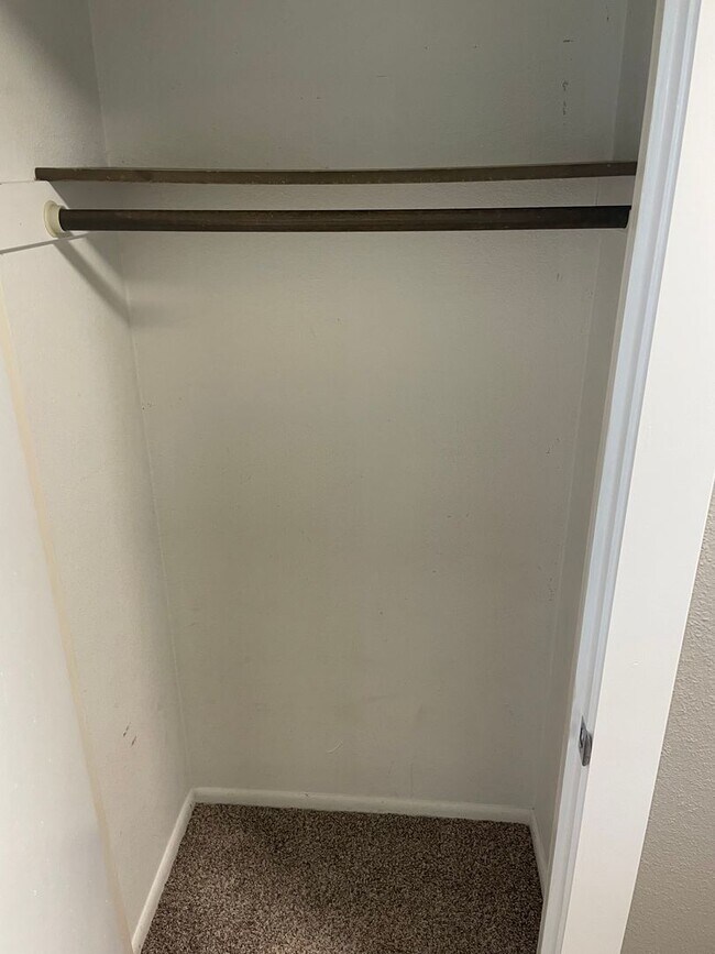 Building Photo - Amity