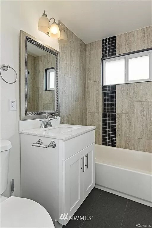 Building Photo - 3716 S Roxbury St