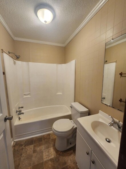 Building Photo - 174 Marina Dr NW