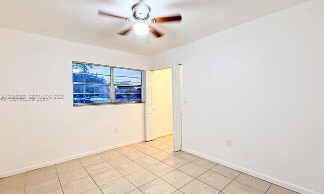 Building Photo - 5100 SW 41st St