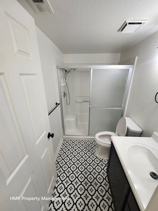 Building Photo - Coming Soon: 2beds/2bath Condo near Victoria Gardens!