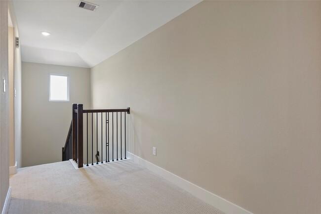 Building Photo - 2013 Woodland Pine Ct
