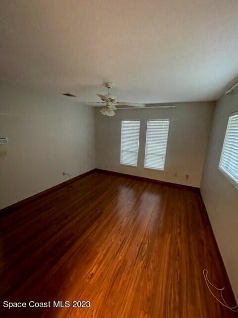 Building Photo - 356 Pipit St NE