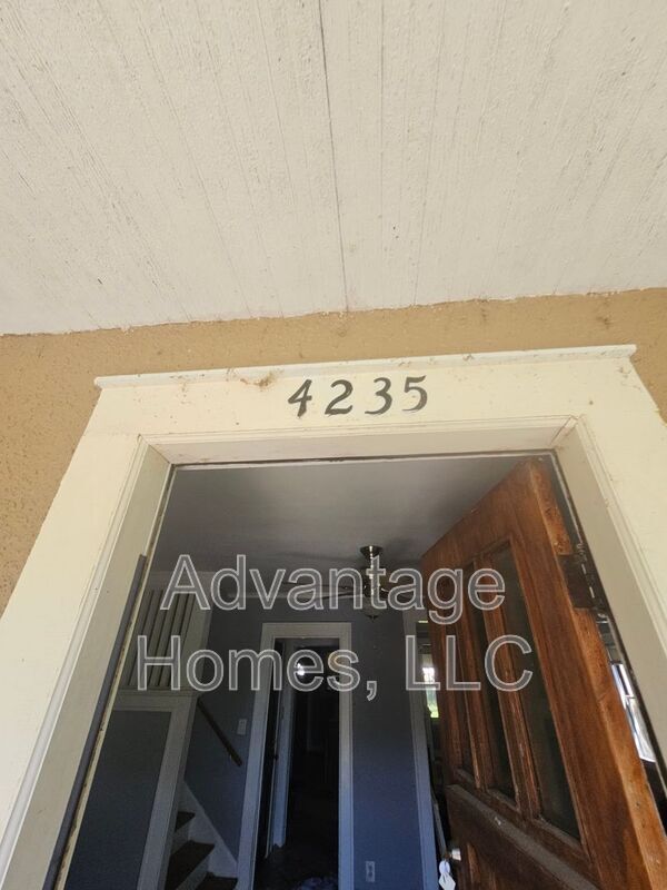 Building Photo - 4235 Mercier St