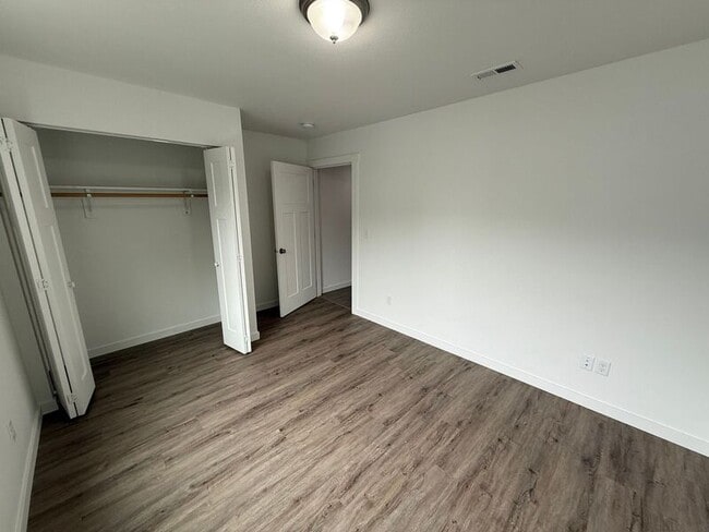 Building Photo - 2603 SW Pickford St