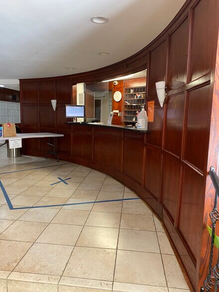 Building Photo - 922 24th St NW