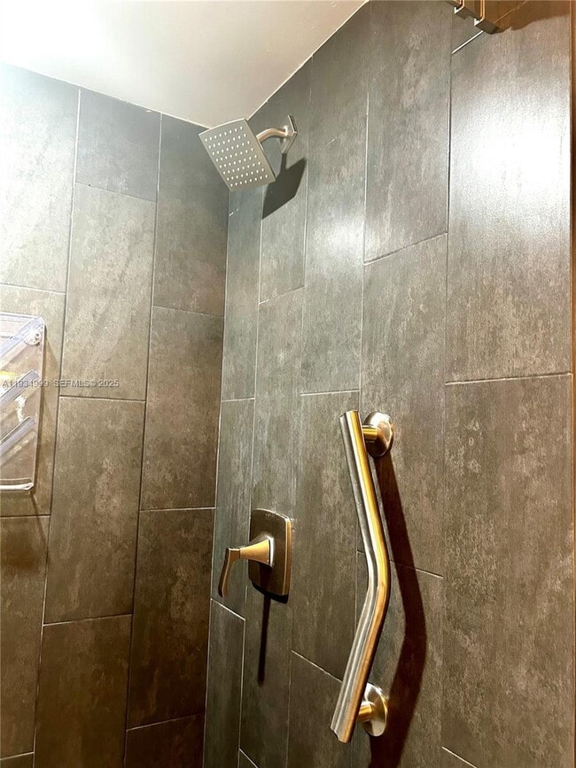 Building Photo - 7903 Willow Springs Dr