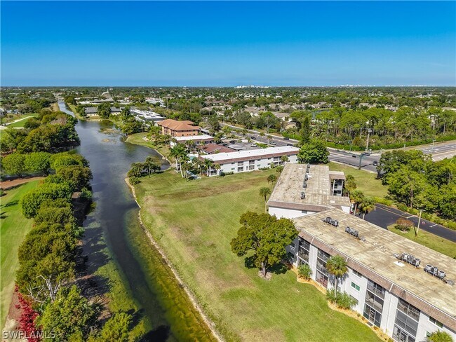 Building Photo - 5635 Rattlesnake Hammock Rd