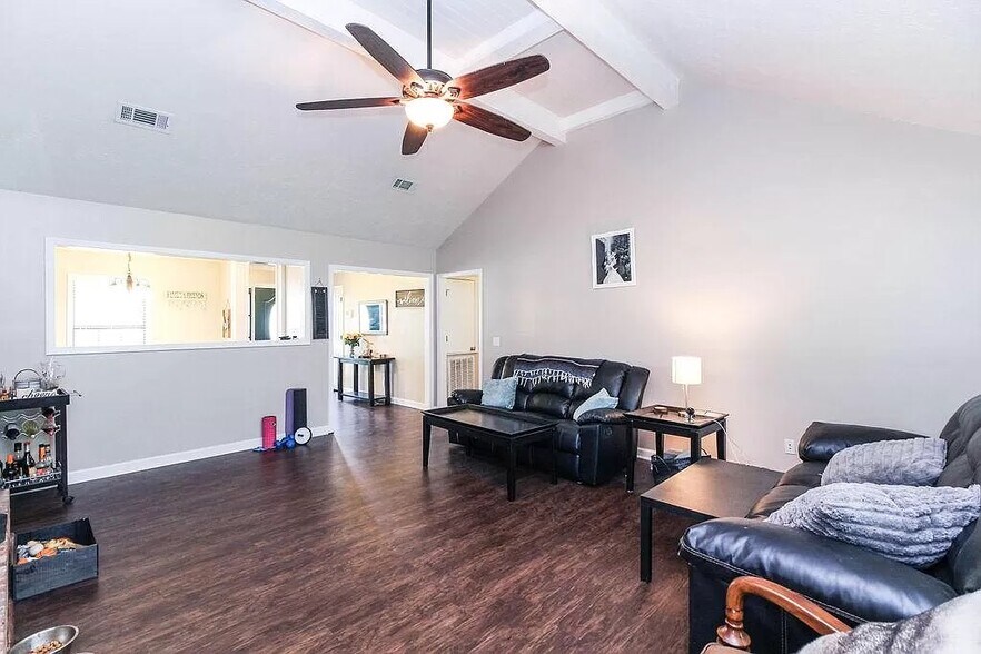 Building Photo - 87 Aileen Dr