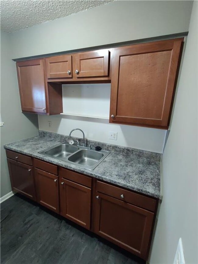 Building Photo - 217 N Hamilton St