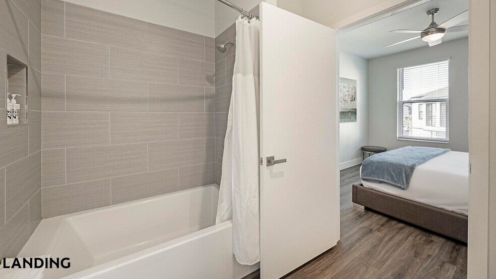 Building Photo - 4950 W Prescott St