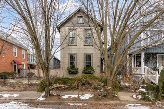 Building Photo - 450 Stanley Ave