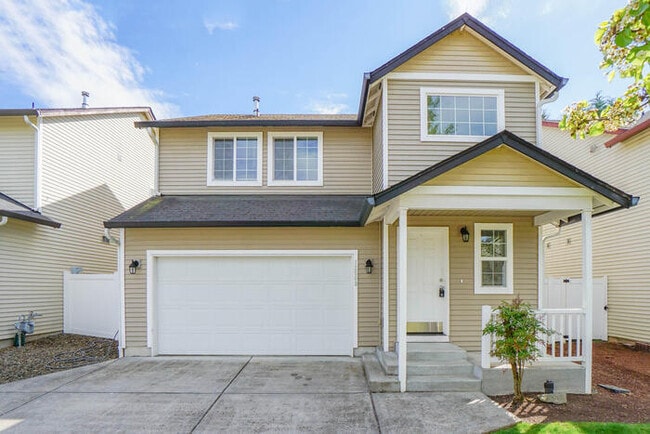 Building Photo - THREE BEDROOM WITH FENCED YARD