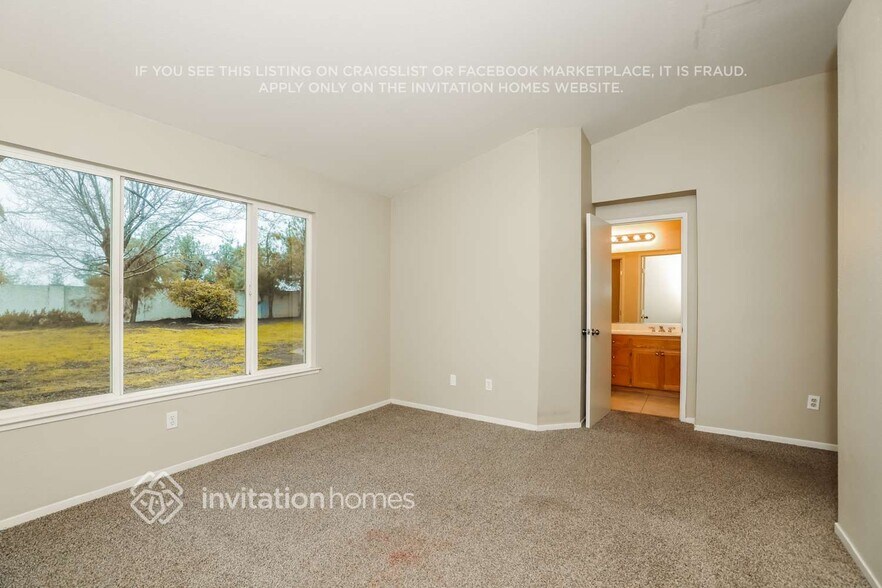 Building Photo - 5000 Mesa Ridge Dr